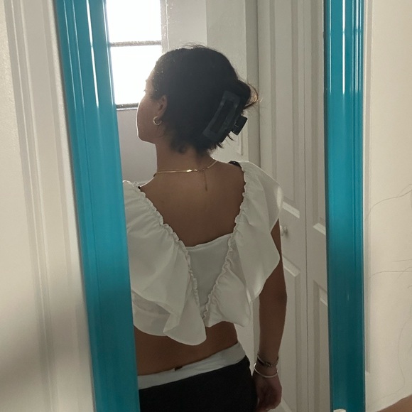 V-cut Ruffle Top - Picture 2 of 2